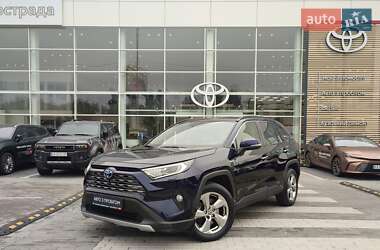 Позашляховик / Кросовер Toyota RAV4 2020 в Києві