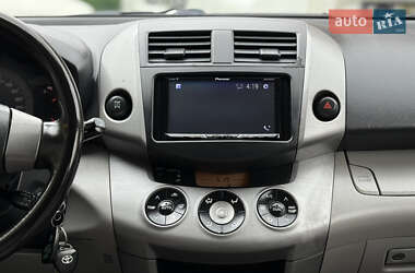 Внедорожник / Кроссовер Toyota RAV4 2007 в 
