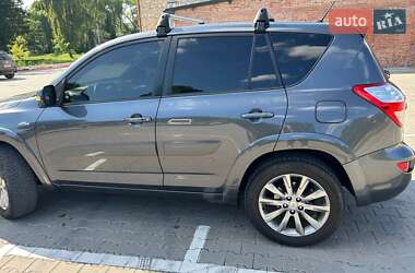 Внедорожник / Кроссовер Toyota RAV4 2011 в 