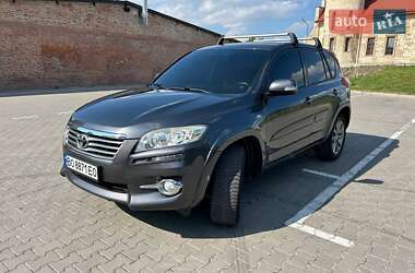 Внедорожник / Кроссовер Toyota RAV4 2011 в 