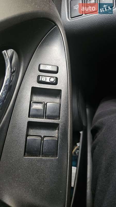 Позашляховик / Кросовер Toyota RAV4 2012 в Києві фото 13 Позашляховик / Кросовер Toyota RAV4 2012 в Києві