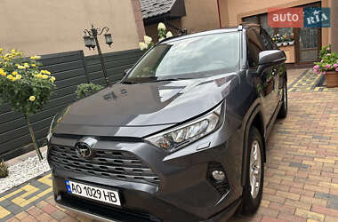 Внедорожник / Кроссовер Toyota RAV4 2021 в Тячеве