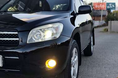 Внедорожник / Кроссовер Toyota RAV4 2007 в 