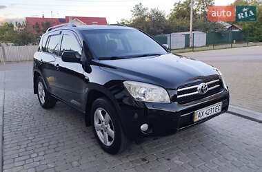 Внедорожник / Кроссовер Toyota RAV4 2007 в 