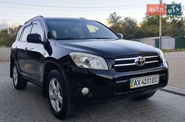 Внедорожник / Кроссовер Toyota RAV4 2007 в 