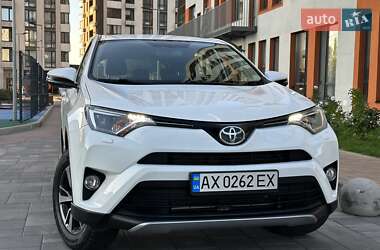 Позашляховик / Кросовер Toyota RAV4 2017 в Києві