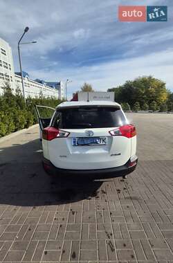 Внедорожник / Кроссовер Toyota RAV4 2013 в 