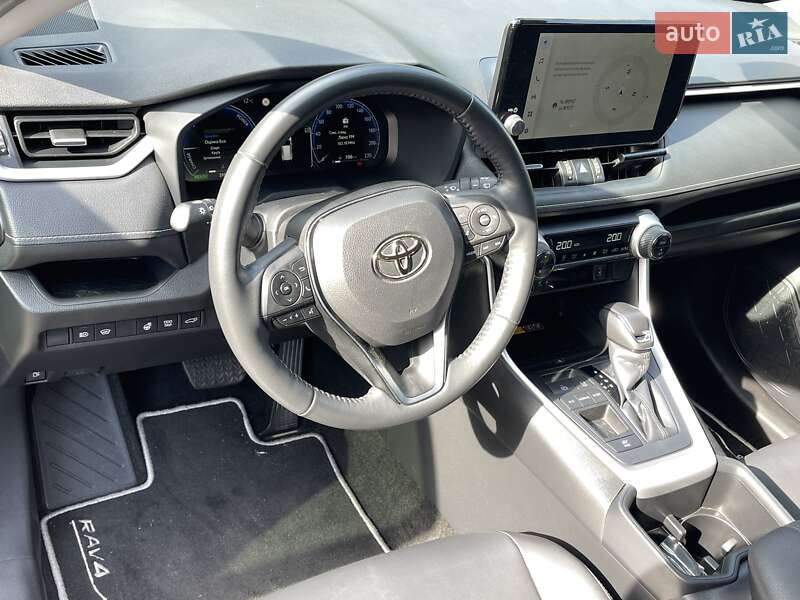 Позашляховик / Кросовер Toyota RAV4 2024 в Києві