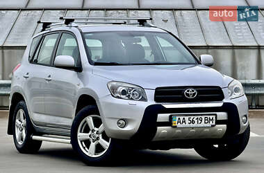 Внедорожник / Кроссовер Toyota RAV4 2006 в Киеве