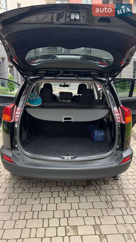 Позашляховик / Кросовер Toyota RAV4 2014 в Броварах