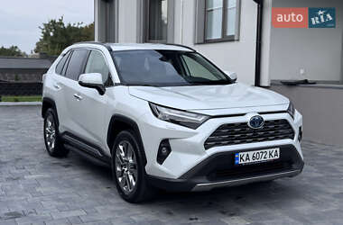 Внедорожник / Кроссовер Toyota RAV4 2023 в Ровно