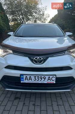 Внедорожник / Кроссовер Toyota RAV4 2017 в Киеве