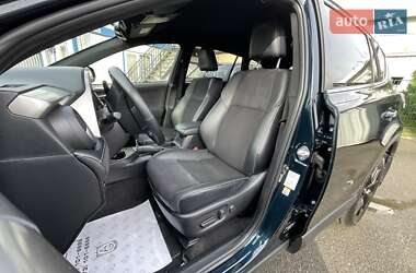 Позашляховик / Кросовер Toyota RAV4 2018 в 