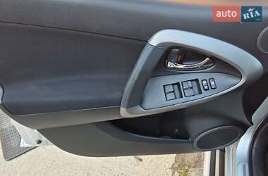 Внедорожник / Кроссовер Toyota RAV4 2007 в 