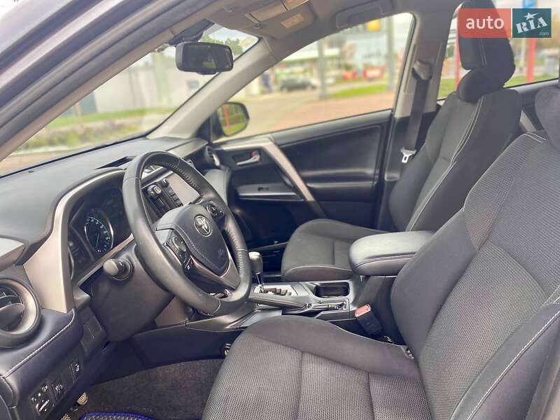 Внедорожник / Кроссовер Toyota RAV4 2018 в Виннице