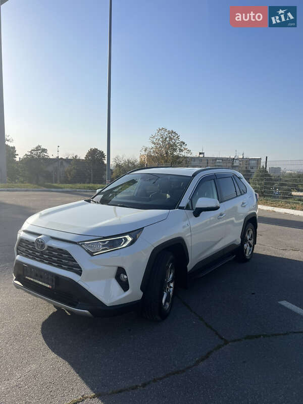 Позашляховик / Кросовер Toyota RAV4 2019 в Харкові фото 4 Позашляховик / Кросовер Toyota RAV4 2019 в Харкові