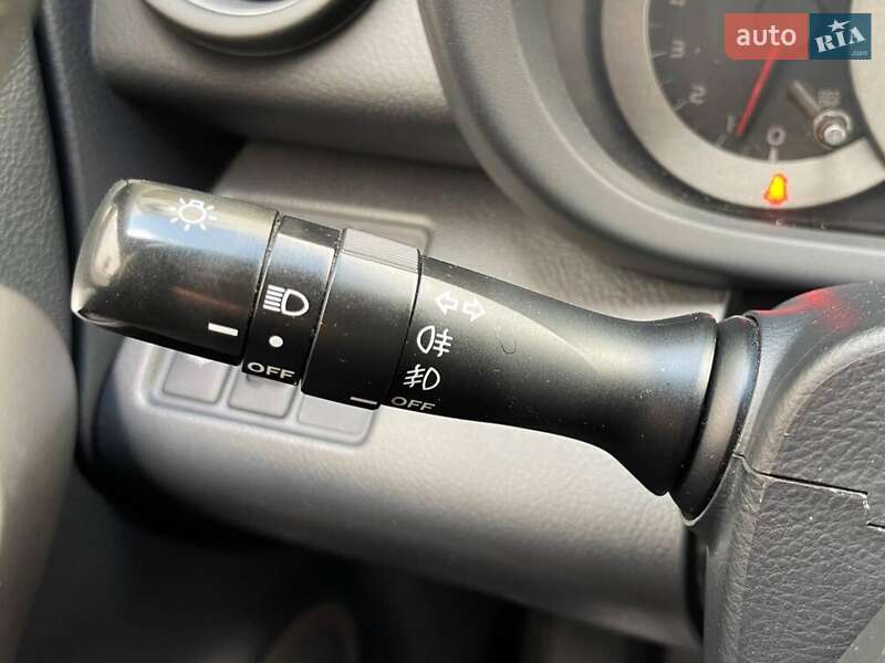 Позашляховик / Кросовер Toyota RAV4 2008 в Києві фото 14 Позашляховик / Кросовер Toyota RAV4 2008 в Києві