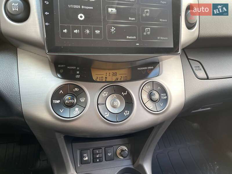 Позашляховик / Кросовер Toyota RAV4 2008 в Києві фото 19 Позашляховик / Кросовер Toyota RAV4 2008 в Києві