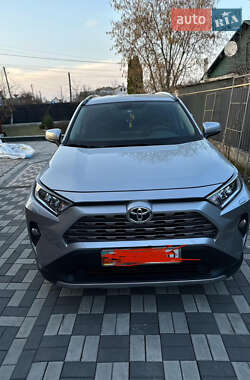 Позашляховик / Кросовер Toyota RAV4 2019 в Звягелі