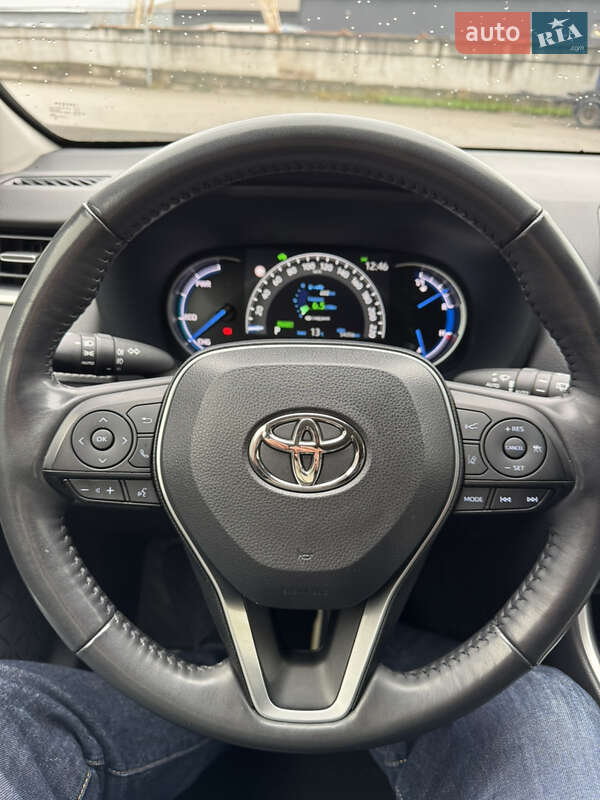 Позашляховик / Кросовер Toyota RAV4 2022 в Києві
