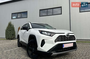 Позашляховик / Кросовер Toyota RAV4 2021 в Івано-Франківську