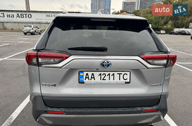 Позашляховик / Кросовер Toyota RAV4 2019 в Києві