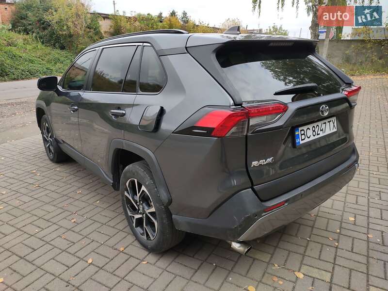 Внедорожник / Кроссовер Toyota RAV4 2020 в Ровно фото 11 Внедорожник / Кроссовер Toyota RAV4 2020 в Ровно