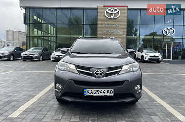 Позашляховик / Кросовер Toyota RAV4 2014 в  фото 14 Позашляховик / Кросовер Toyota RAV4 2014 в