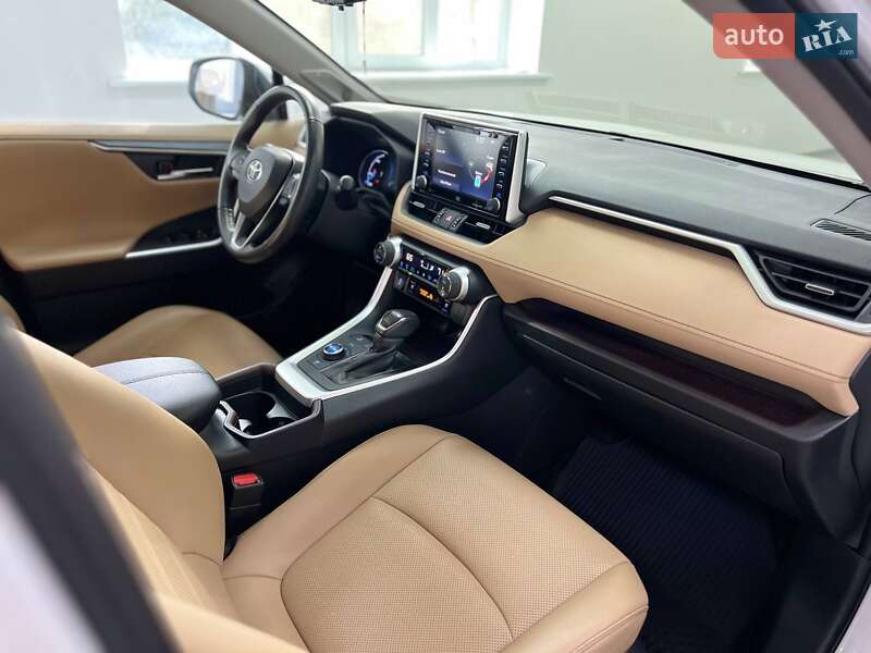Внедорожник / Кроссовер Toyota RAV4 2019 в Полтаве фото 16 Внедорожник / Кроссовер Toyota RAV4 2019 в Полтаве