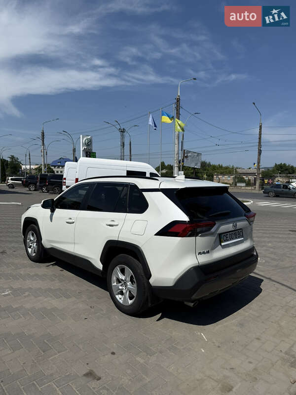 Внедорожник / Кроссовер Toyota RAV4 2019 в Черновцах