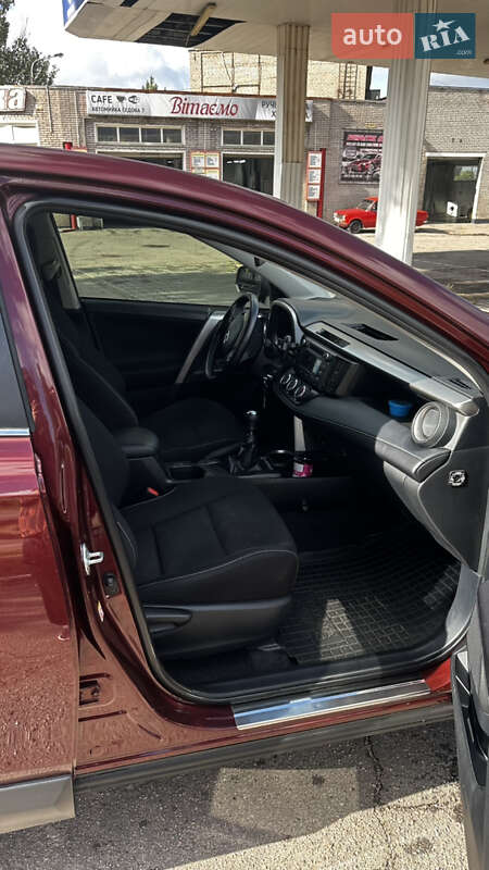 Внедорожник / Кроссовер Toyota RAV4 2016 в Запорожье