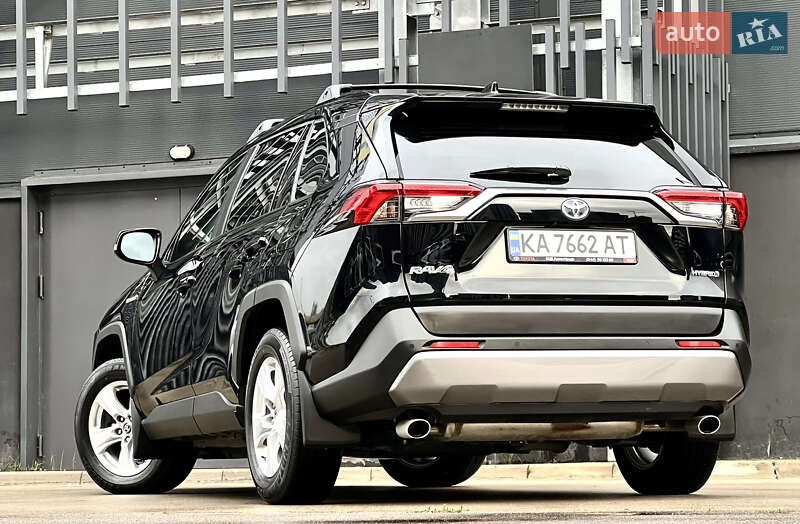 Внедорожник / Кроссовер Toyota RAV4 2020 в Киеве