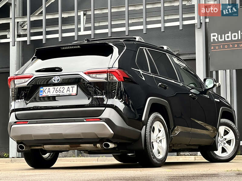 Внедорожник / Кроссовер Toyota RAV4 2020 в Киеве