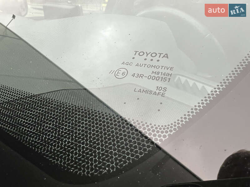 Внедорожник / Кроссовер Toyota RAV4 2020 в Киеве