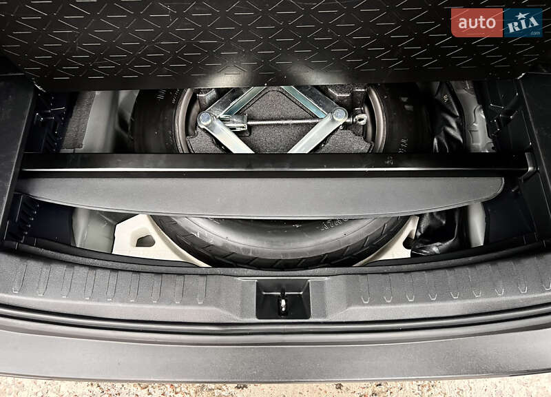 Внедорожник / Кроссовер Toyota RAV4 2020 в Киеве