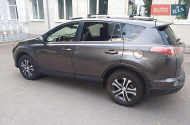 Внедорожник / Кроссовер Toyota RAV4 2016 в 