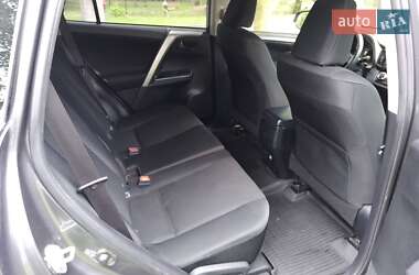 Внедорожник / Кроссовер Toyota RAV4 2016 в 