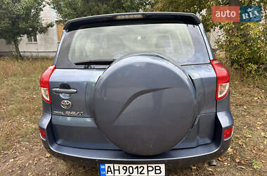Внедорожник / Кроссовер Toyota RAV4 2006 в 