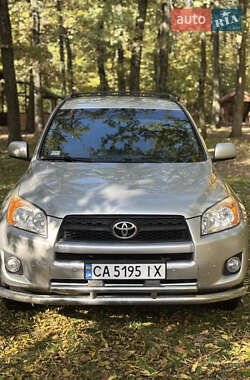 Внедорожник / Кроссовер Toyota RAV4 2011 в 
