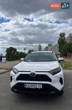 Позашляховик / Кросовер Toyota RAV4 2020 в Бучі