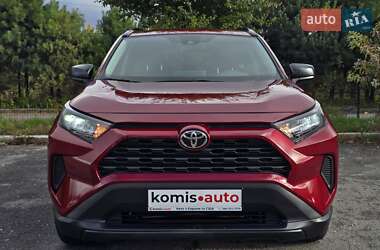 Внедорожник / Кроссовер Toyota RAV4 2021 в 
