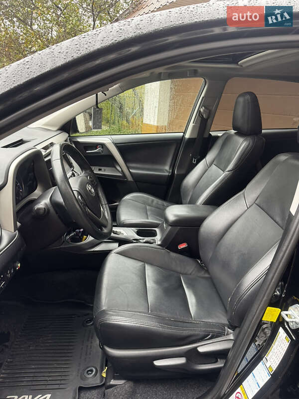 Позашляховик / Кросовер Toyota RAV4 2016 в Львові фото 16 Позашляховик / Кросовер Toyota RAV4 2016 в Львові