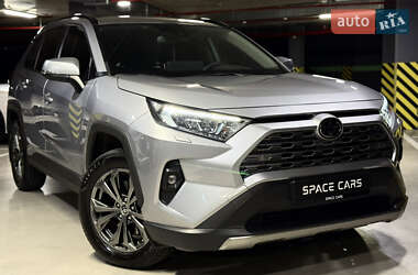Позашляховик / Кросовер Toyota RAV4 2023 в Києві