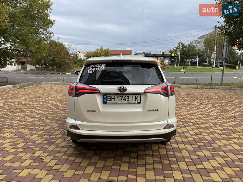 Внедорожник / Кроссовер Toyota RAV4 2017 в Черноморске