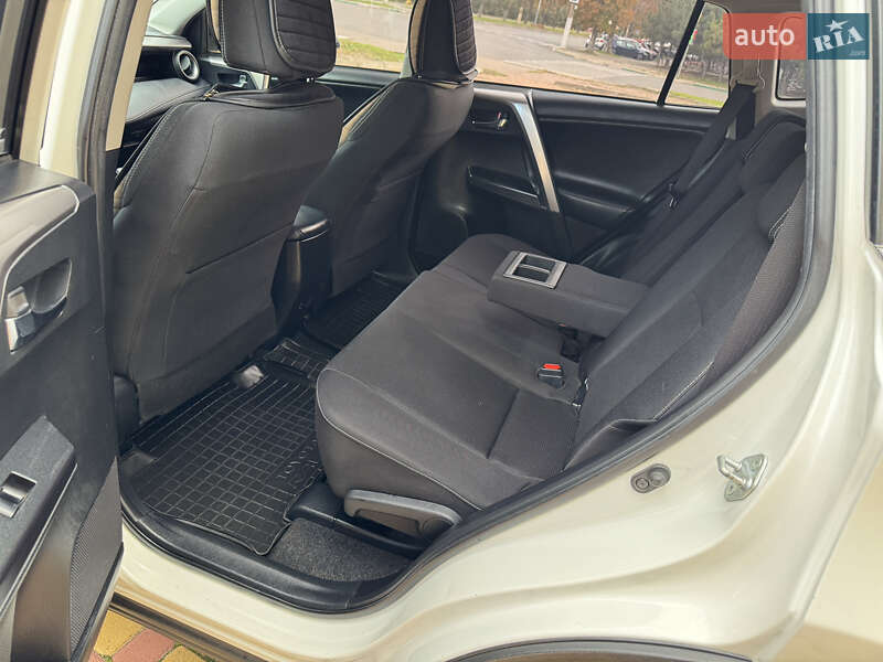 Внедорожник / Кроссовер Toyota RAV4 2017 в Черноморске