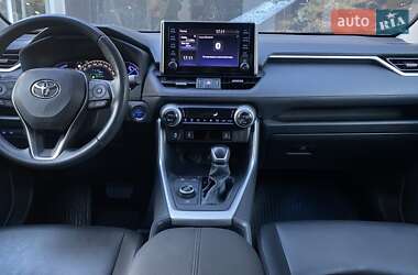 Внедорожник / Кроссовер Toyota RAV4 2019 в 
