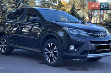 Внедорожник / Кроссовер Toyota RAV4 2014 в 