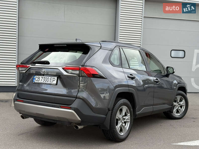 Внедорожник / Кроссовер Toyota RAV4 2022 в Киеве