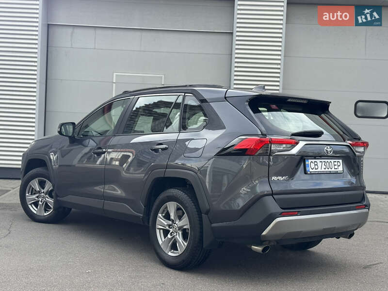 Внедорожник / Кроссовер Toyota RAV4 2022 в Киеве