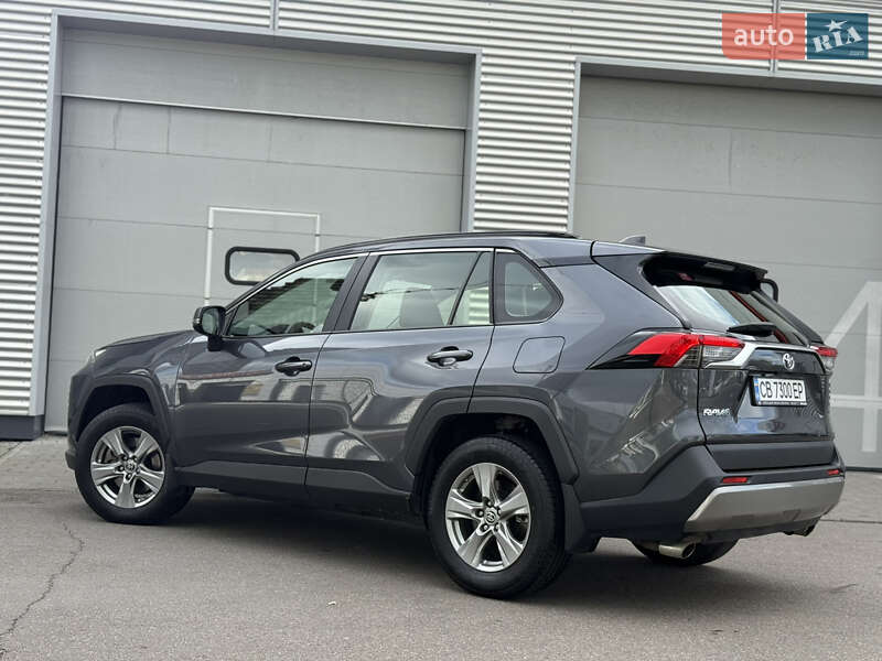 Внедорожник / Кроссовер Toyota RAV4 2022 в Киеве